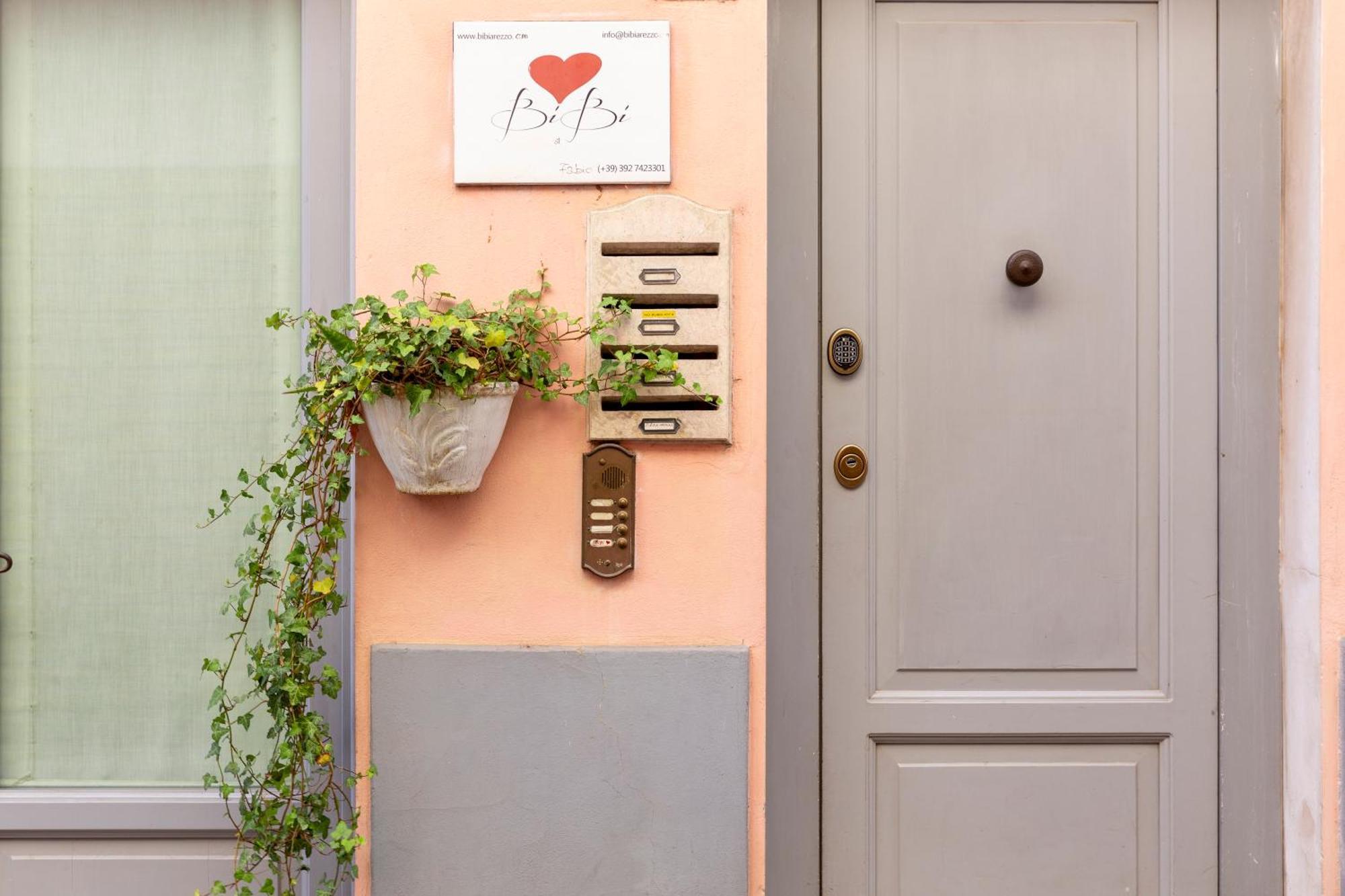 Bibi Boutique Arezzo Living Suite Rosafragola & Verdeconiglio Экстерьер фото